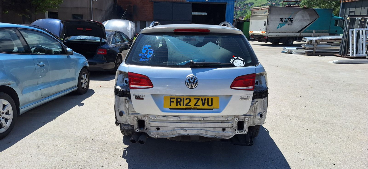DIJELOVI VW PASSAT B7 2.0 TDI DIZEL 103KW MJENJAC MOTOR CFFB