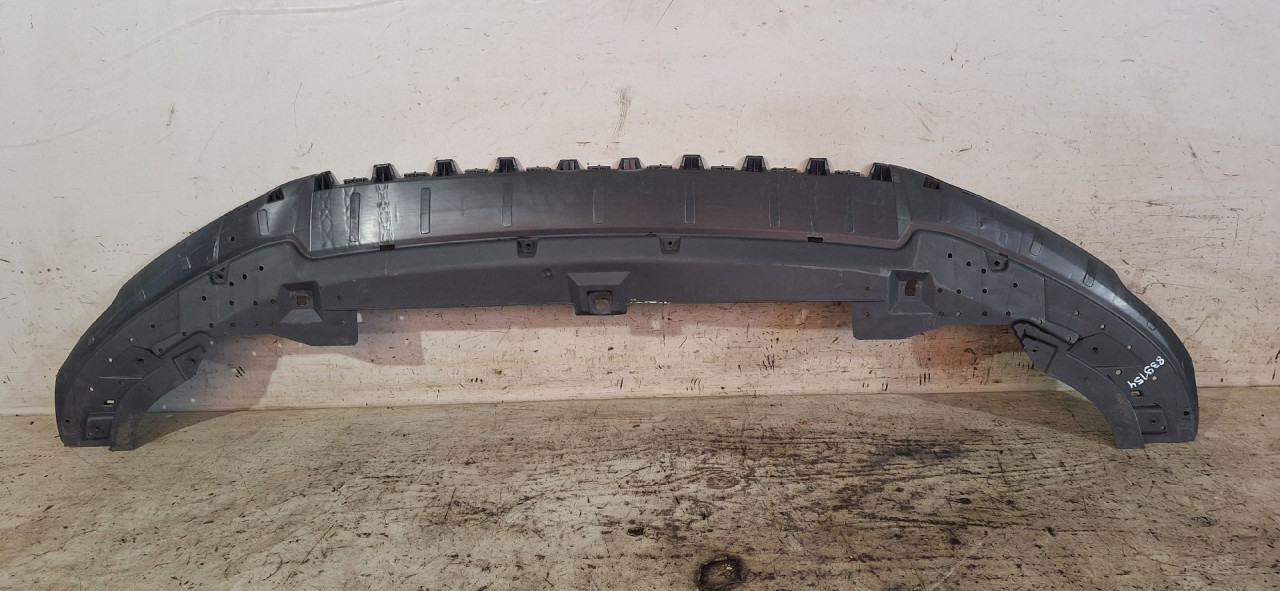 DIJELOVI POTPORA PREDNJEG BRANIKA AUDI Q2 > 16-20 81A807233