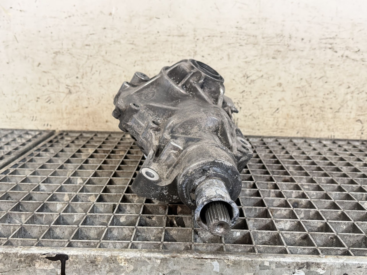 DIFERENCIJAL LAND ROVER RANGE ROVER VELAR (L560) > 17 - HK833017A