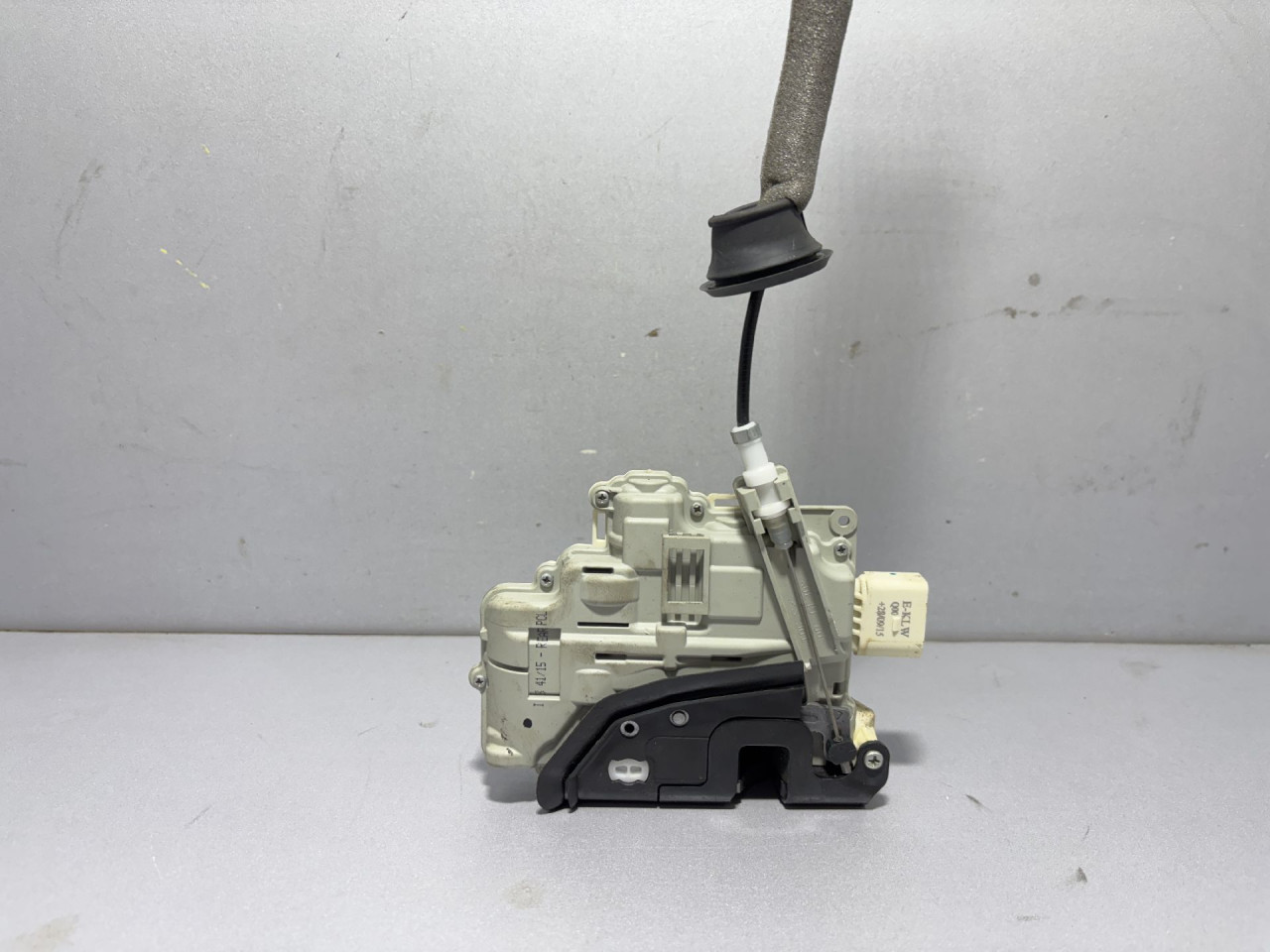 DIJELOVI BRAVA VRATA AUDI Q5 > 08-11 4G0839015