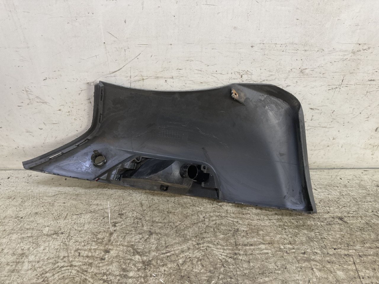 PLASTIKA BRANIKA FORD KUGA > 08-12 8V4117A894A