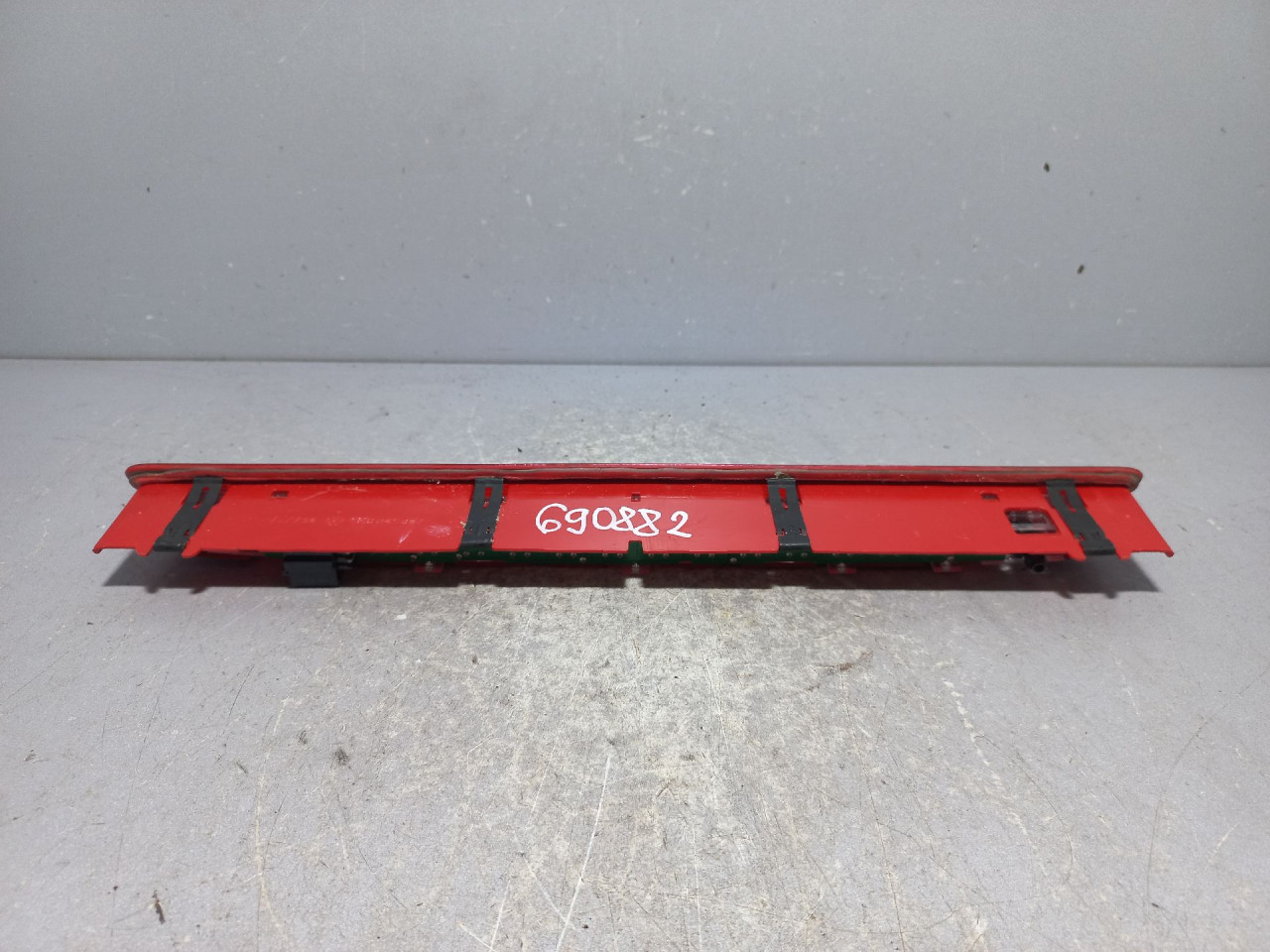 TRECE STOP SVJETLO VW POLO > 09-14 5K0945087C