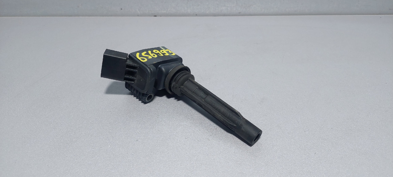 DIJELOVI BOMBINA VW GOLF 7 > 12-16 04C905110H