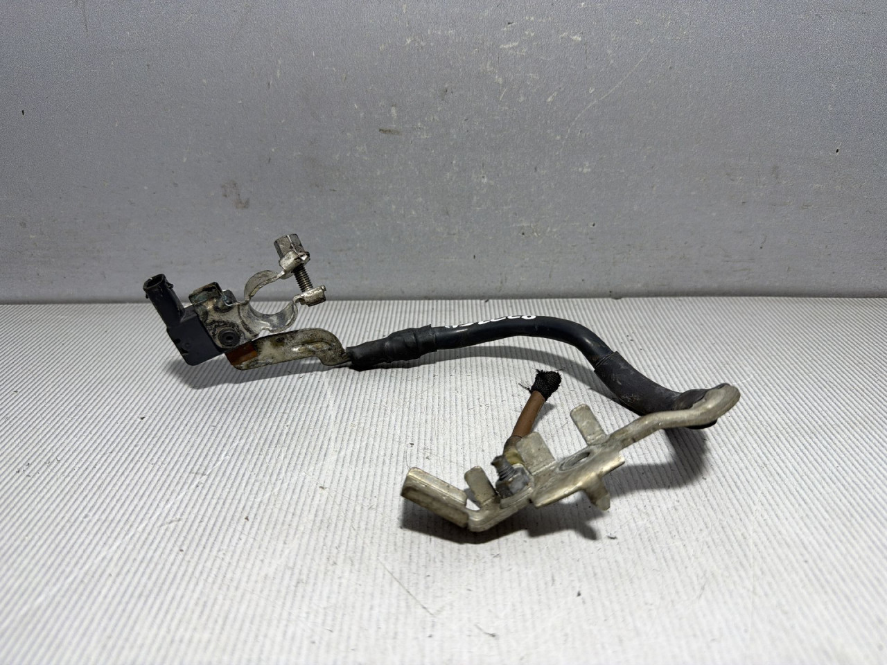DIJELOVI KLEMA SKODA KAROQ > 17- 5Q0915181J