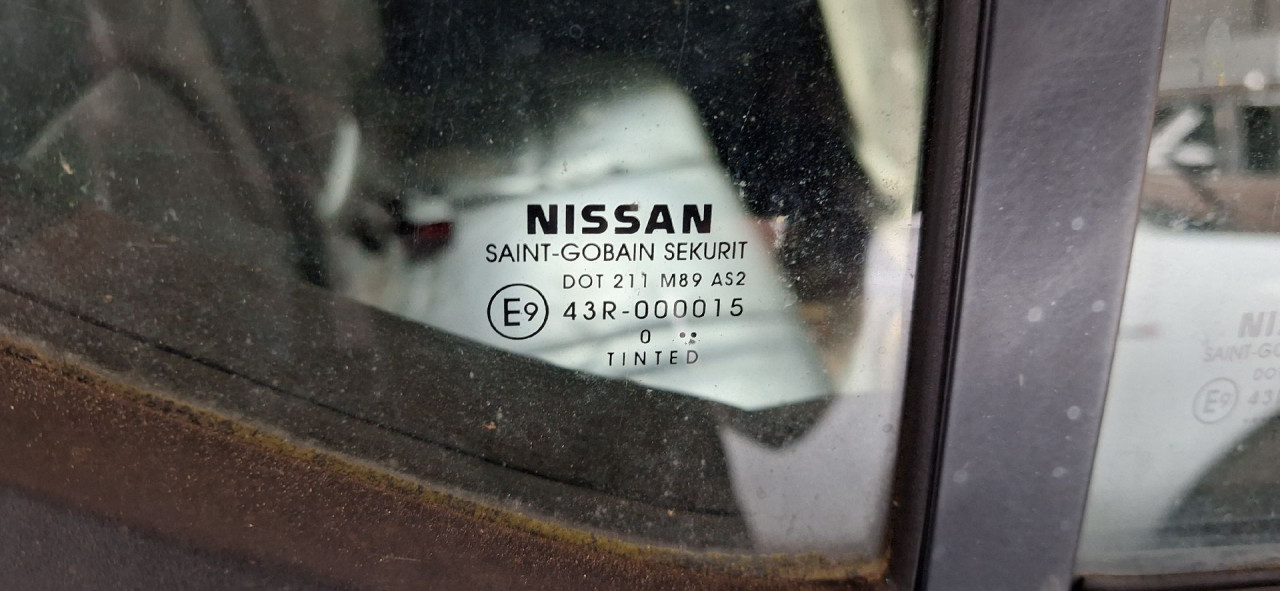 DIJELOVI STAKLO NISSAN NAVARA PATHFINDER > 10-15