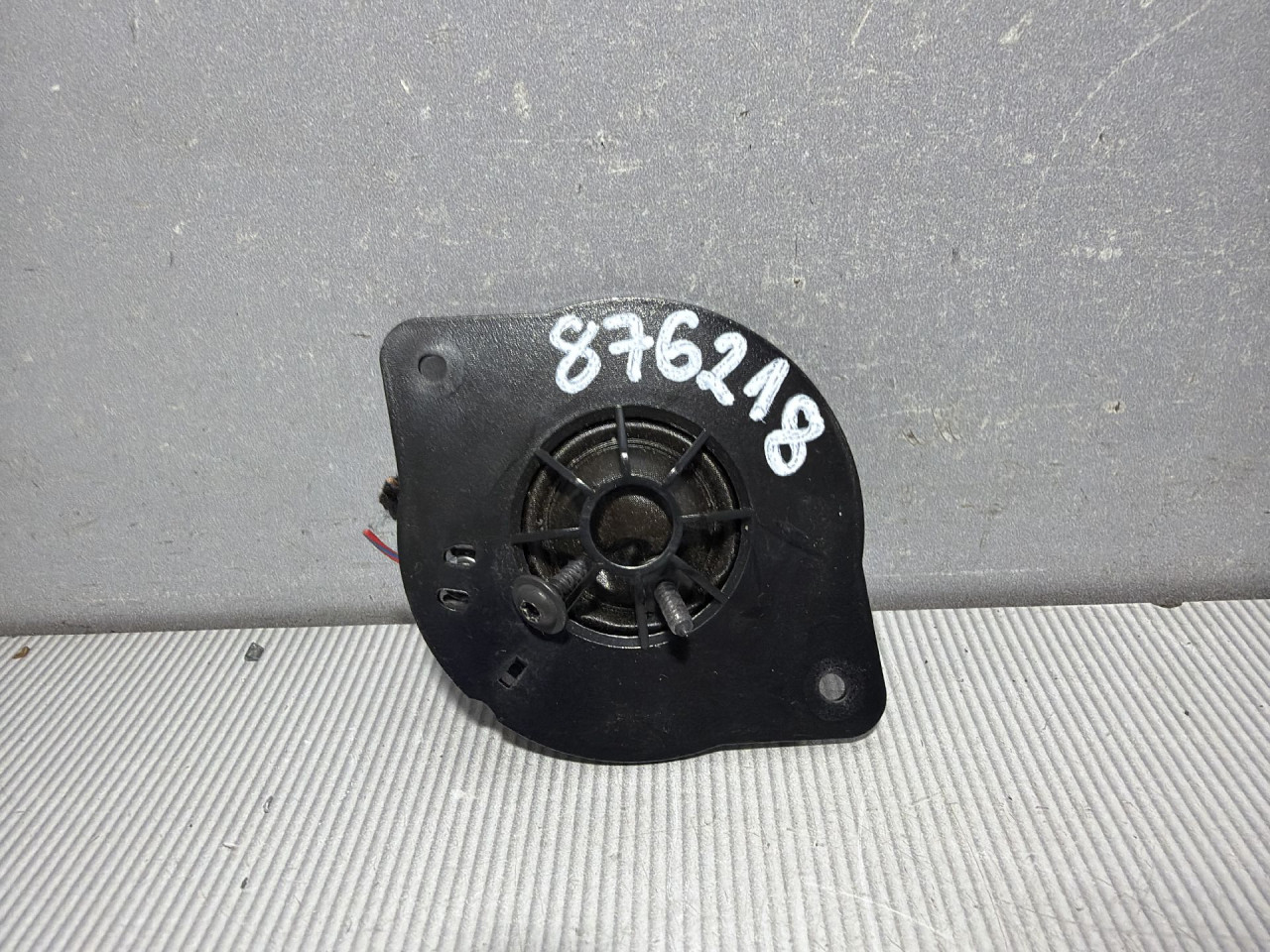 DIJELOVI ZVUCNIK AUDI Q5 > 12-16 2.0 8R0035399