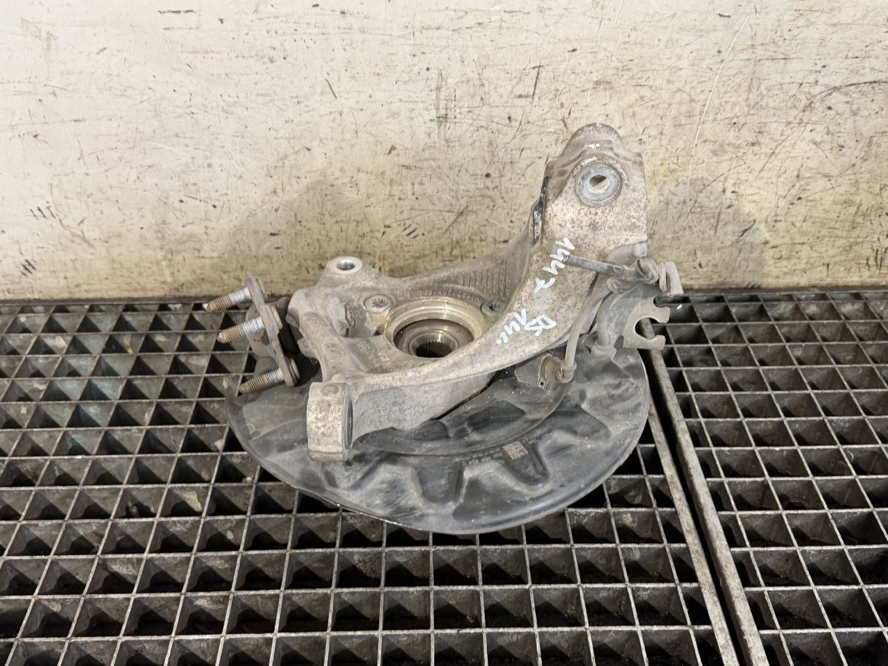 DIJELOVI GLAVCINA VW PASSAT B8 > 14-19 2.0 5Q0407258A