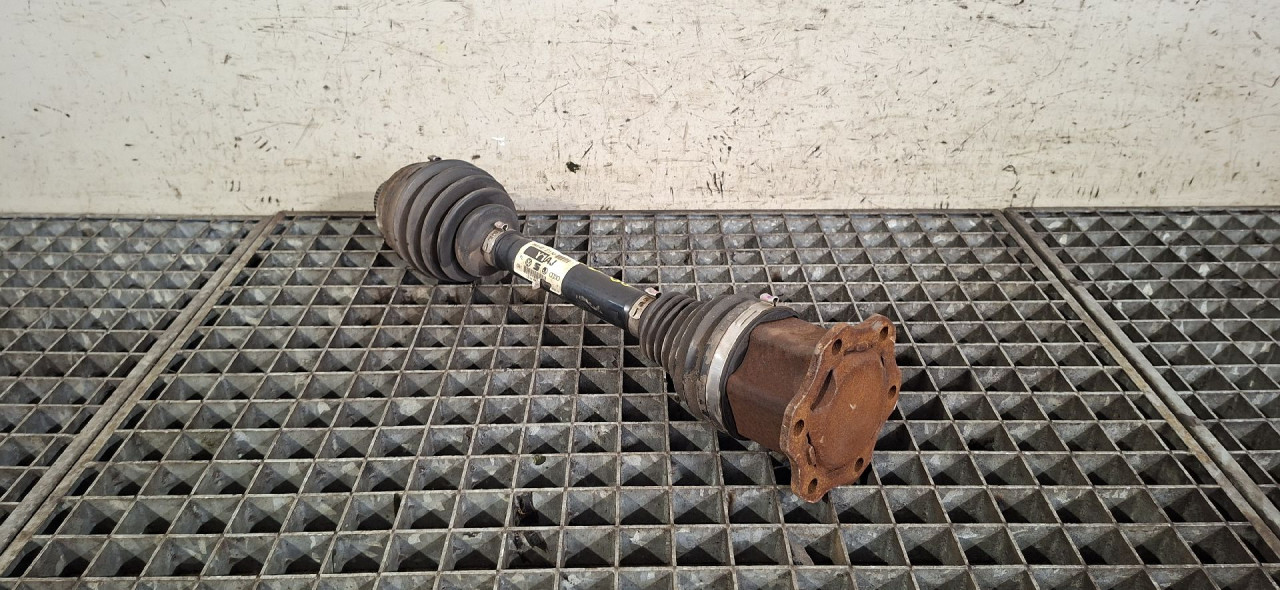 DIJELOVI POLUOSOVINA AUDI A4 (B8) > 12-15 8K0407271AJ