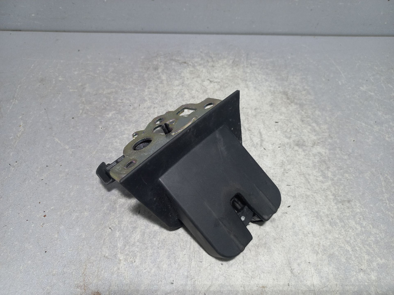 DIJELOVI BRAVA GEPEKA SKODA FABIA > 14- 8R0827505