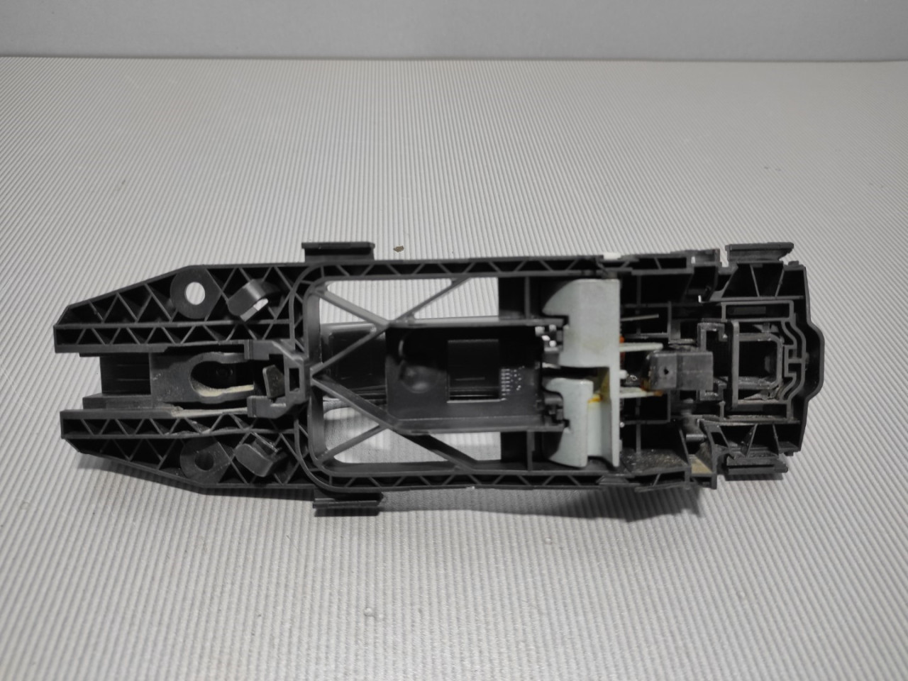 DIJELOVI RUCKA VRATA VW TIGUAN > 11-15 5N0839885H