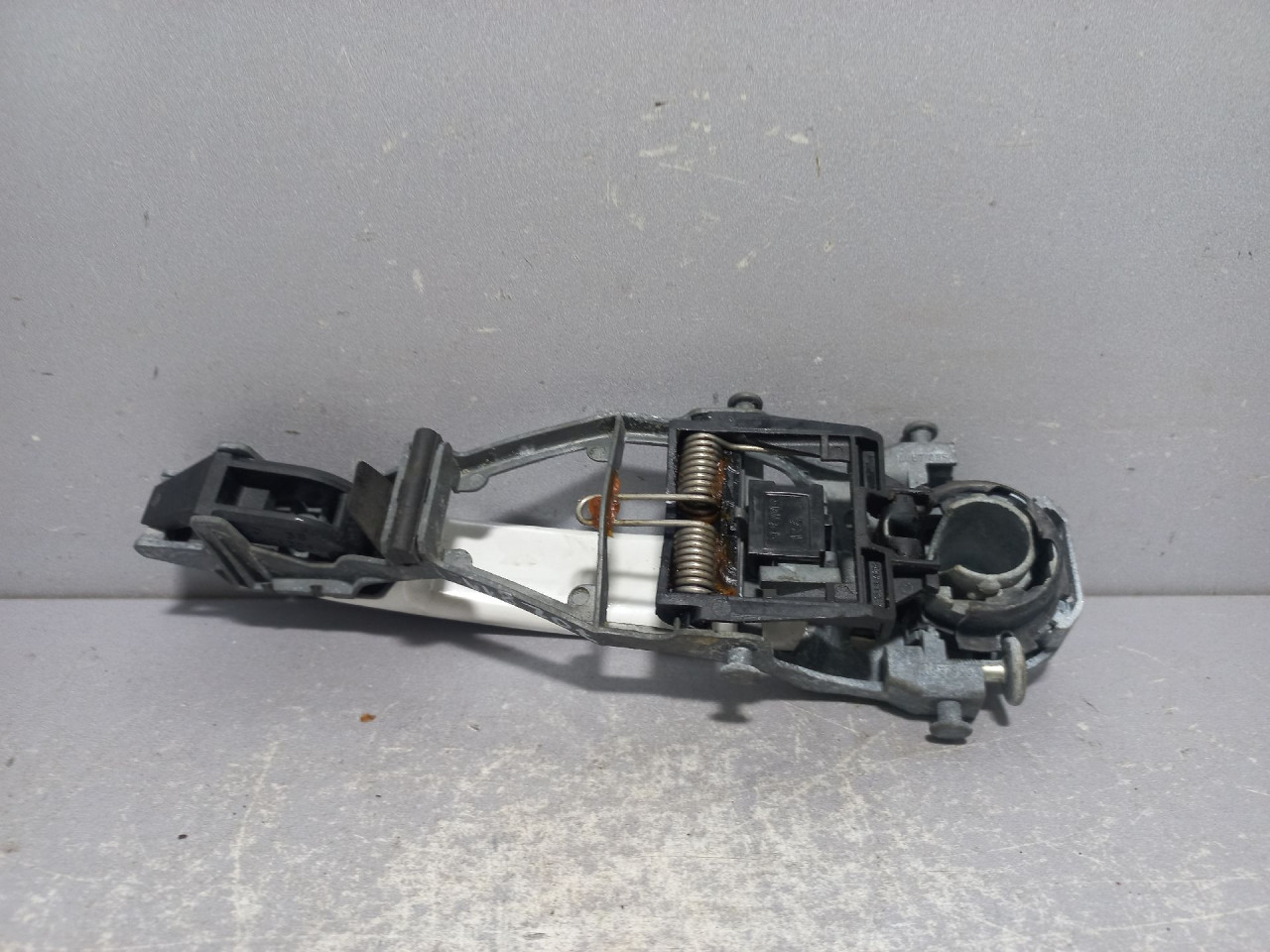 DIJELOVI RUCKA VRATA SKODA FABIA > 07-10 3B08372