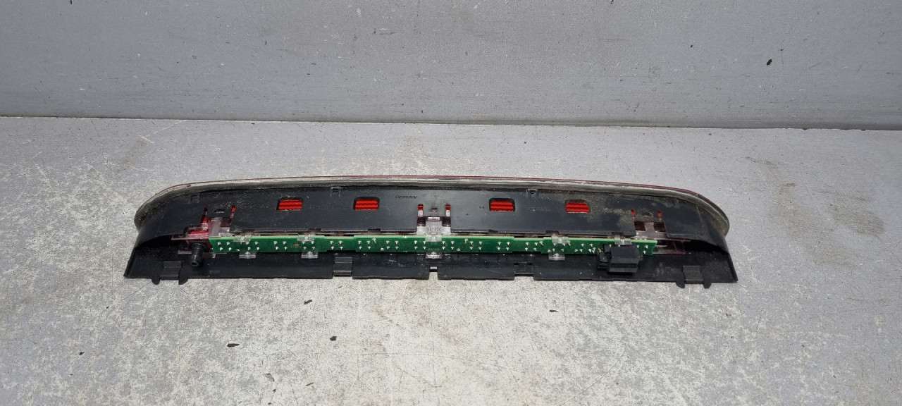 TRECE STOP SVJETLO VW GOLF 7 > 12-16 5G0945087B