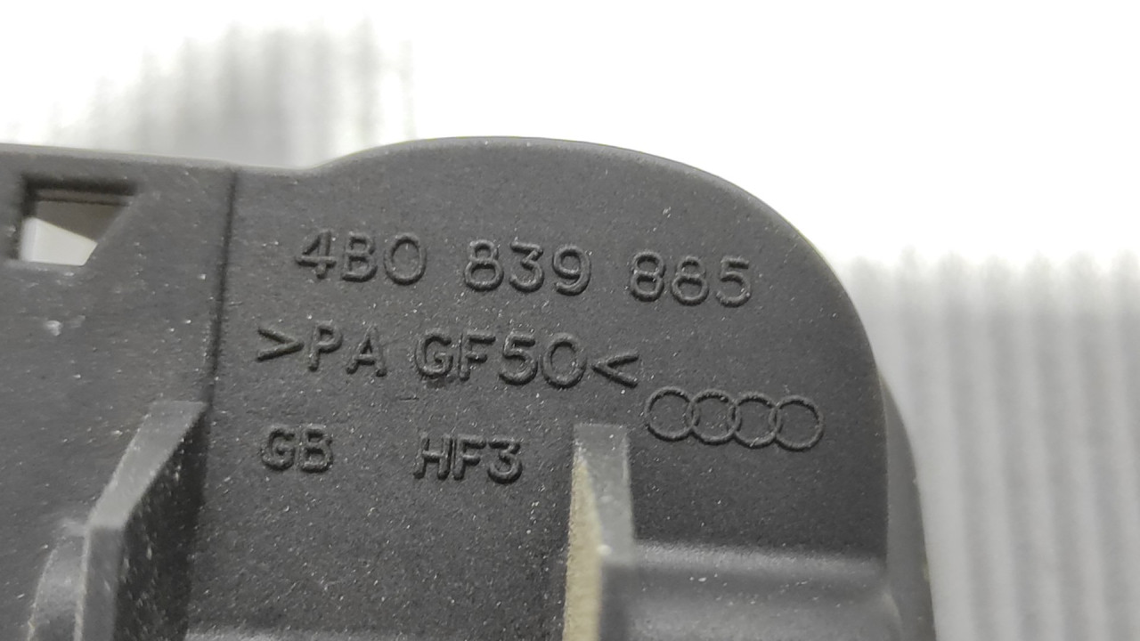 RUCKA VRATA AUDI A4 (B6) > 00-04 4B0639885