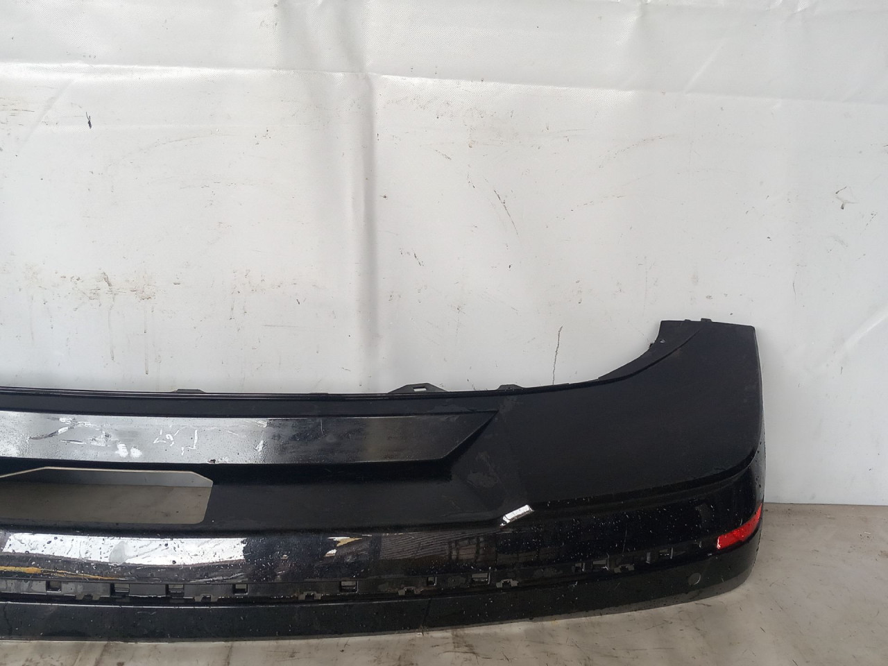 DIJELOVI BRANIK SKODA ENYAQ > 20- 5LG807568