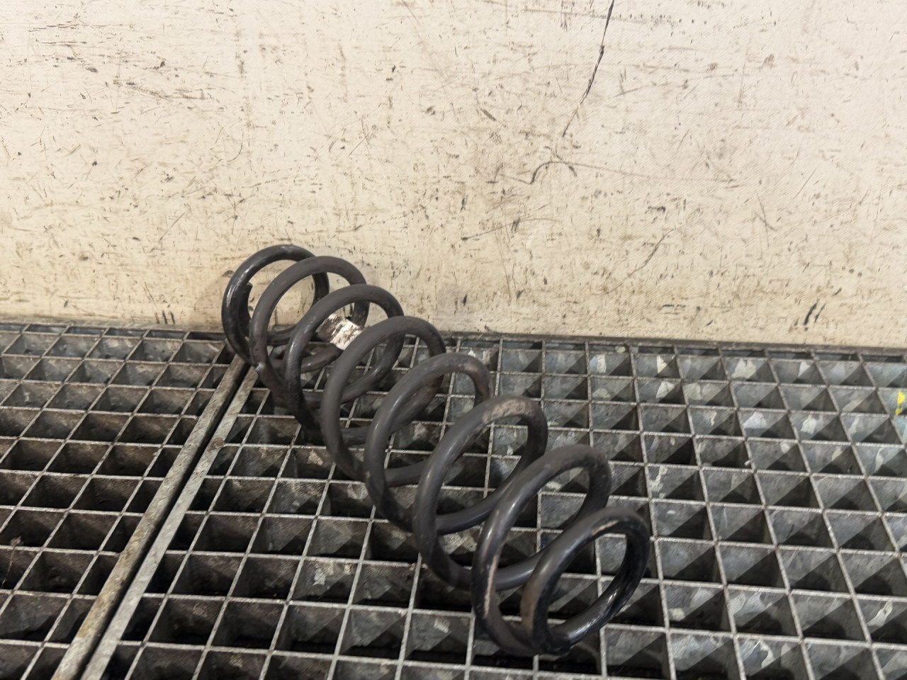 DIJELOVI OPRUGA AMORTIZERA VW PASSAT B8 > 14-19 3Q0511115AH