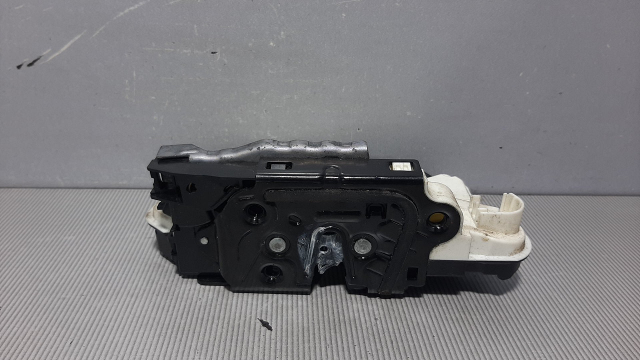 DIJELOVI BRAVA VRATA VW GOLF 6 > 08-12 5K1837015B