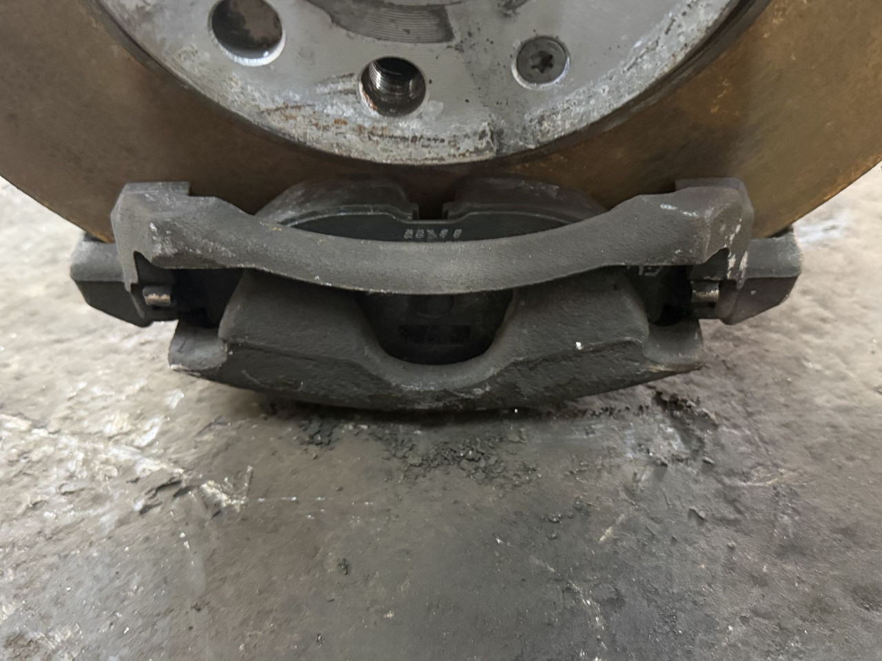 DIJELOVI KOCIONA KLJESTA VW TIGUAN > 16-20 2.0 8V0615123D