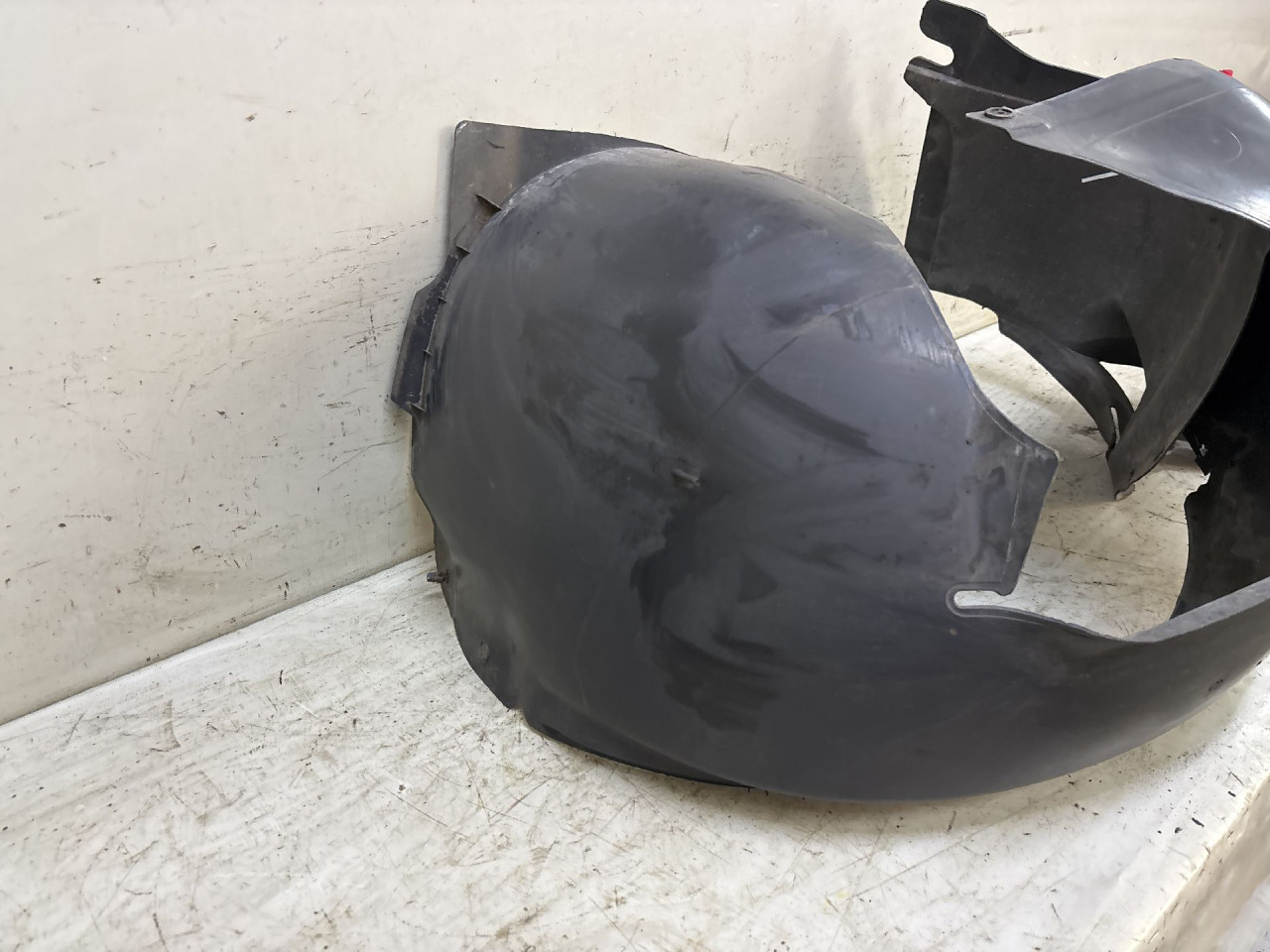 UNUTRASNJI BLATOBRAN VW GOLF 6 > 08-12 5K0805978
