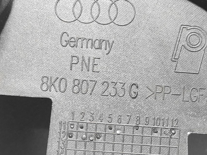 RESETKA BRANIKA AUDI A4 (B8) > 12-15 8K0807233G