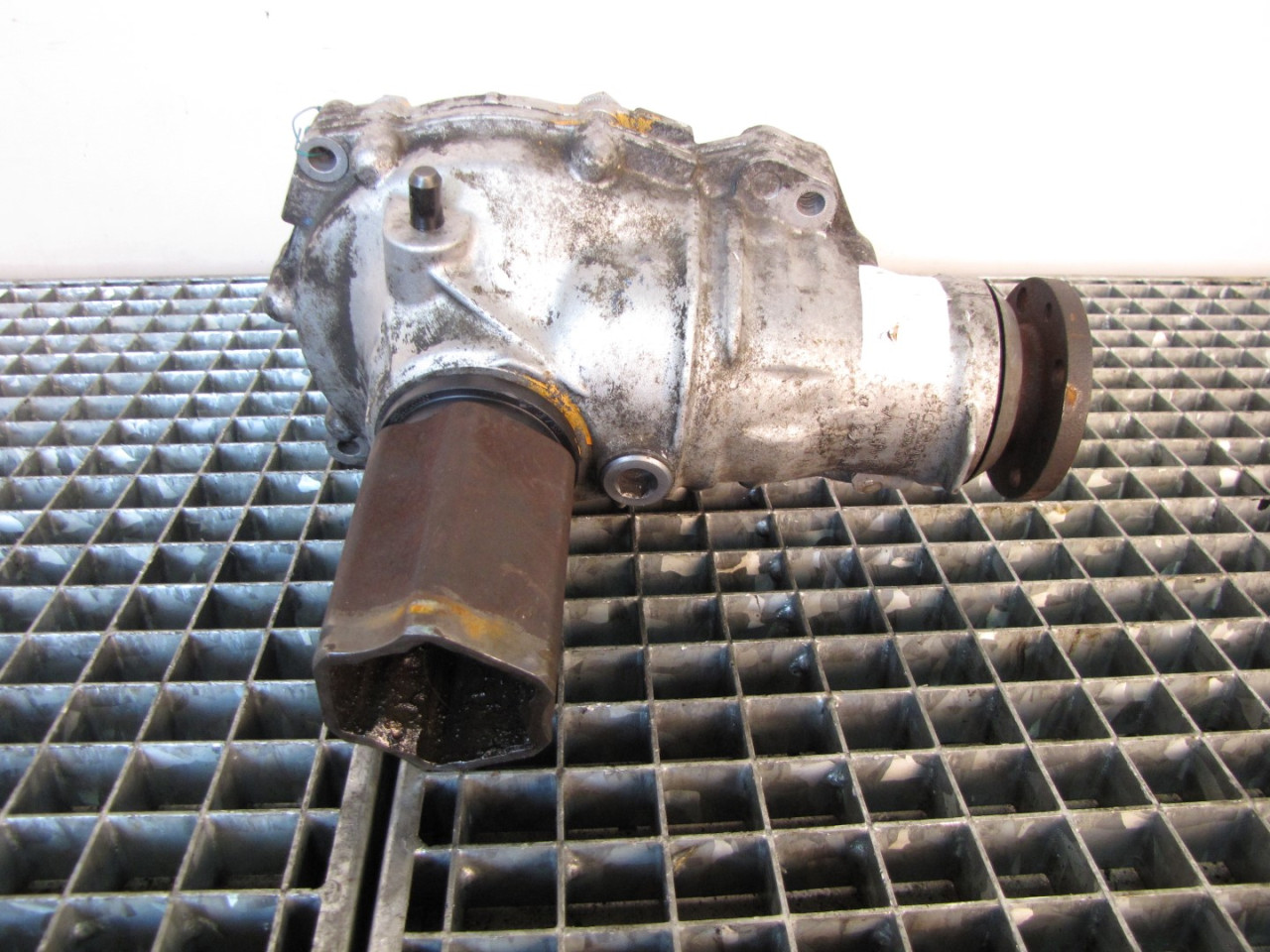 DIFERENCIJAL BMW SERIJA 5 (E60N/E61N) > 07-10 753343507