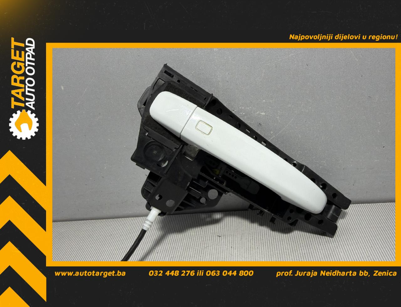 DIJELOVI RUCKA VRATA AUDI Q3 > 11-15 2.0 8U0837886