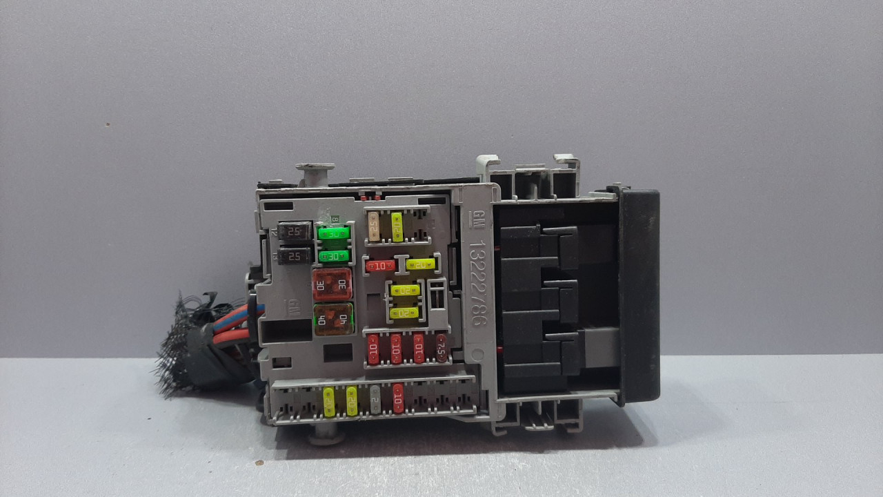 ELEKTRONIKA KUTIJA OSIGURACA OPEL INSIGNIA > 09-13 1322