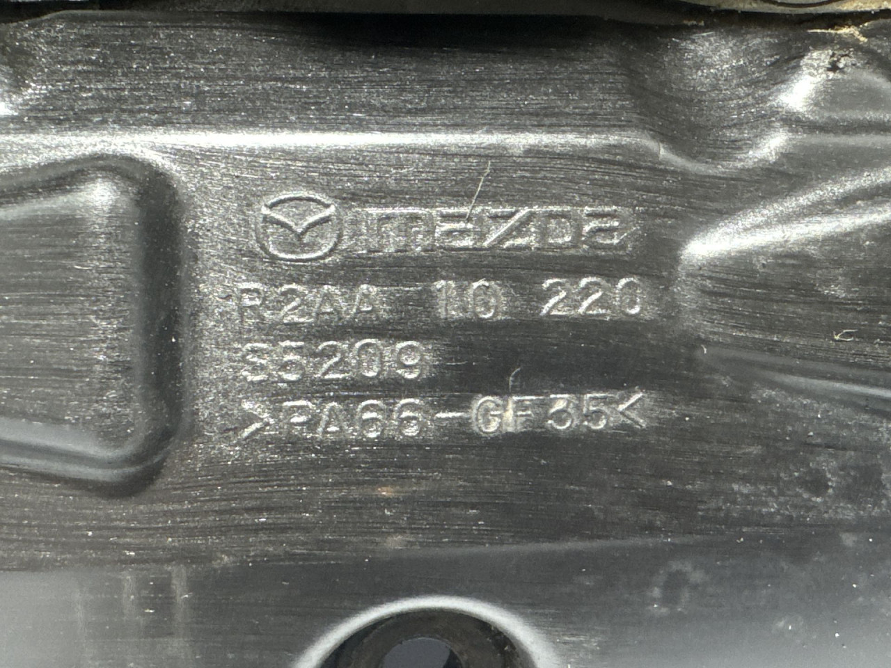 DIJELOVI DEKLO MAZDA 6 > 10-12 R2AA10220
