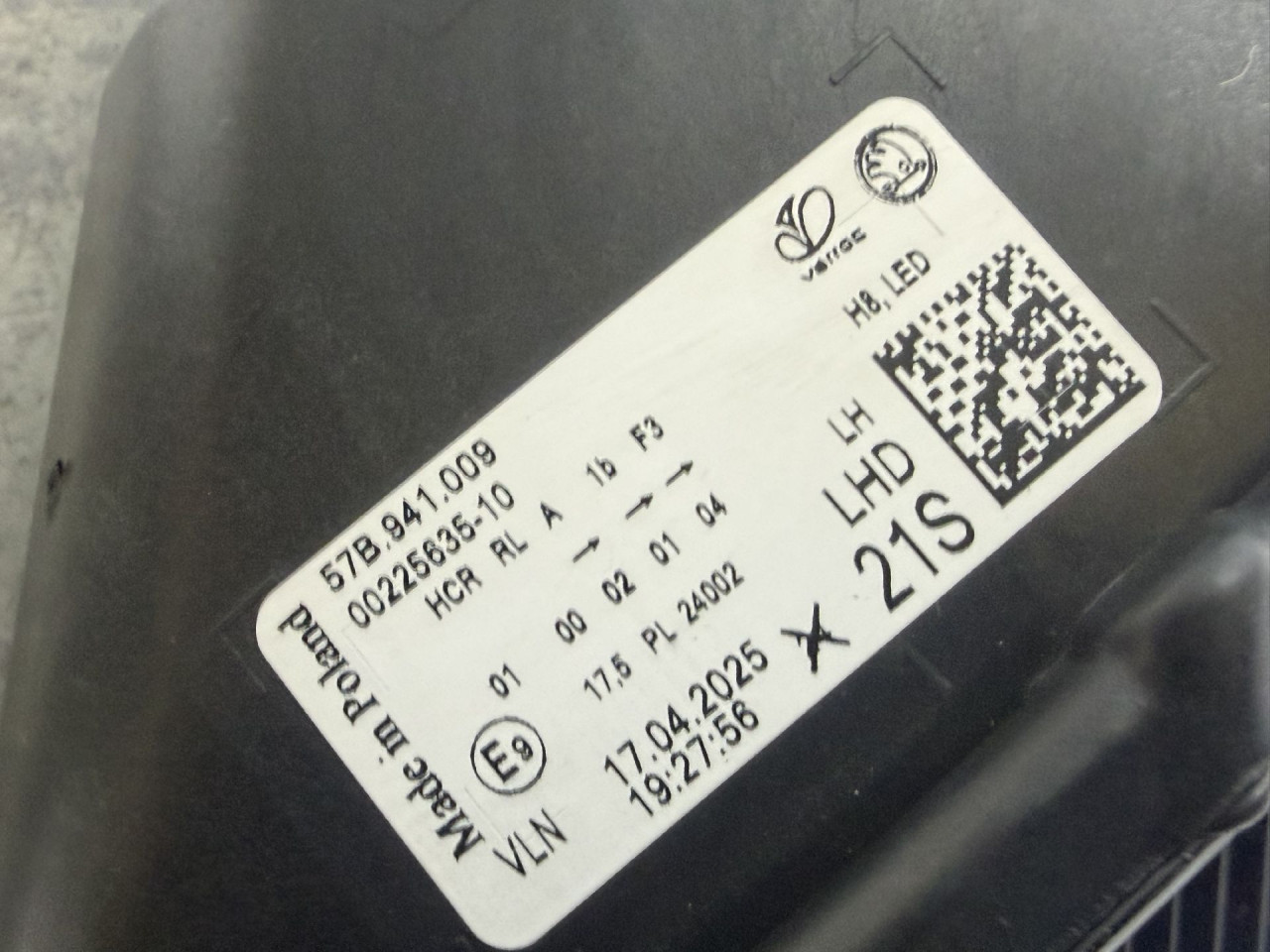 DIJELOVI FAR SKODA KAROQ > 17- 57B941009