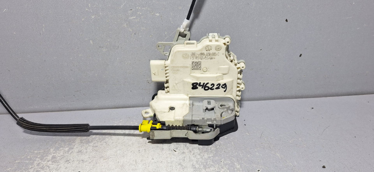 DIJELOVI BRAVA VRATA AUDI A4 (B8) > 12-15 8K0839015C