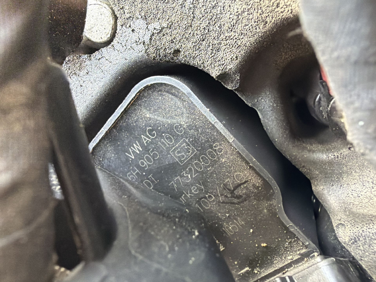 DIJELOVI BOMBINA AUDI Q5 (FY) > 17 - 20  3.0 06H905110G