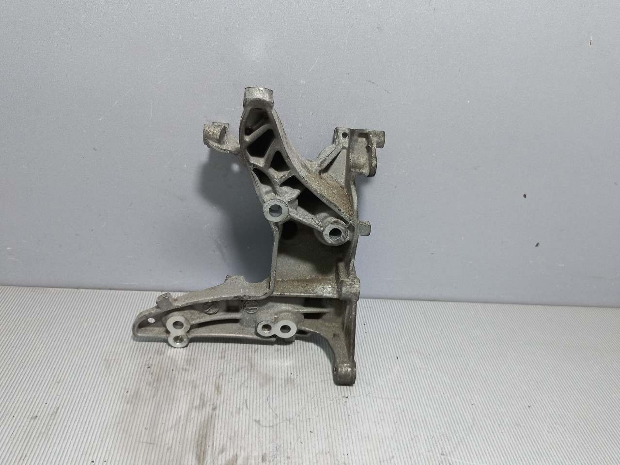 DIJELOVI NOSAC CITROEN BERLINGO > 12-15 9684613880