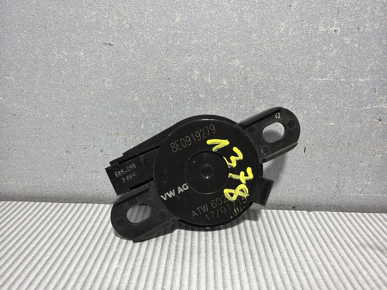 DIJELOVI ZVUCNIK AUDI Q5 > 12-16 2.0 8E0919279