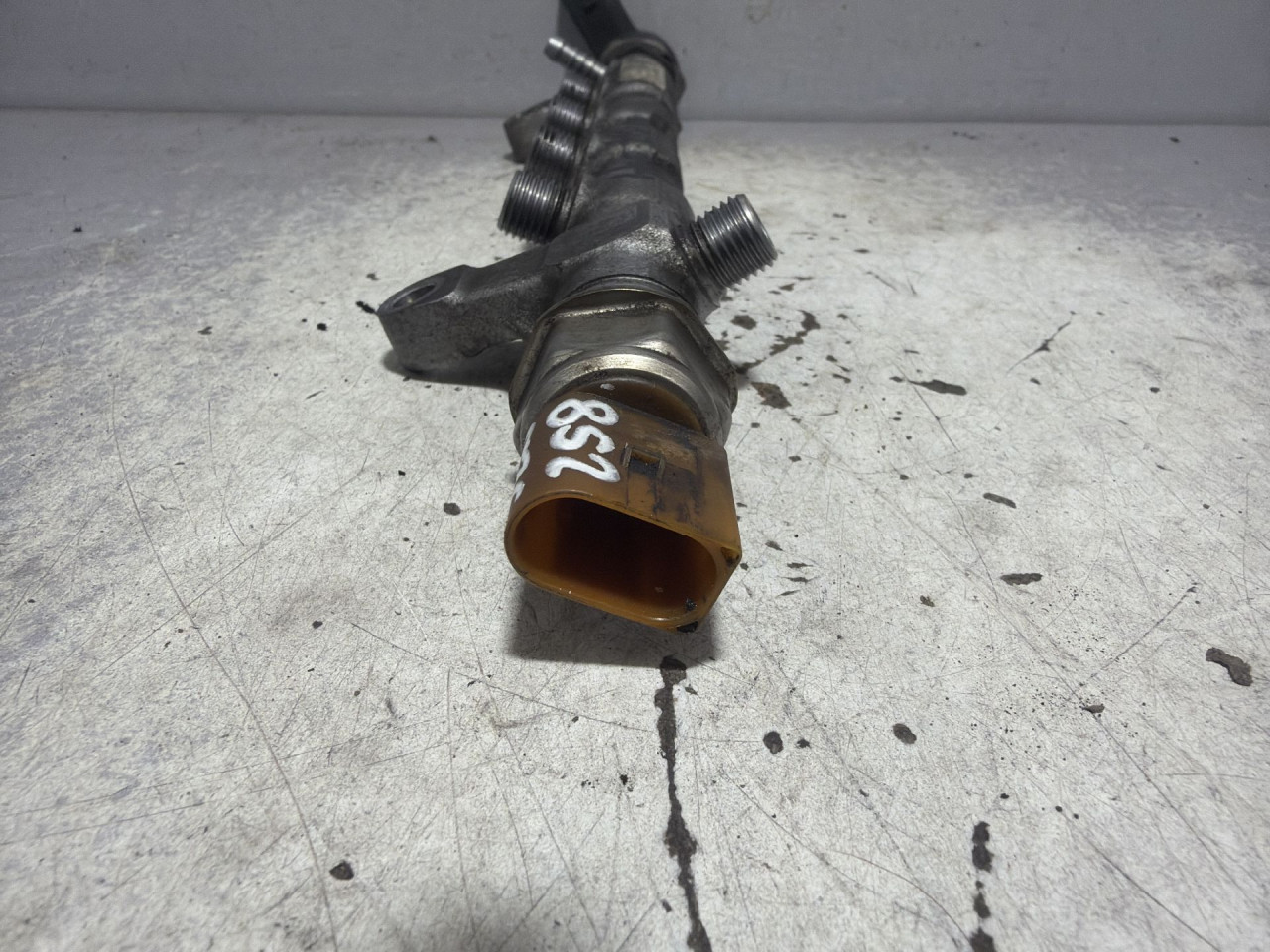 DIJELOVI SENZOR PRITISKA GORIVA AUDI Q3 > 11-15 2.0 03L906054