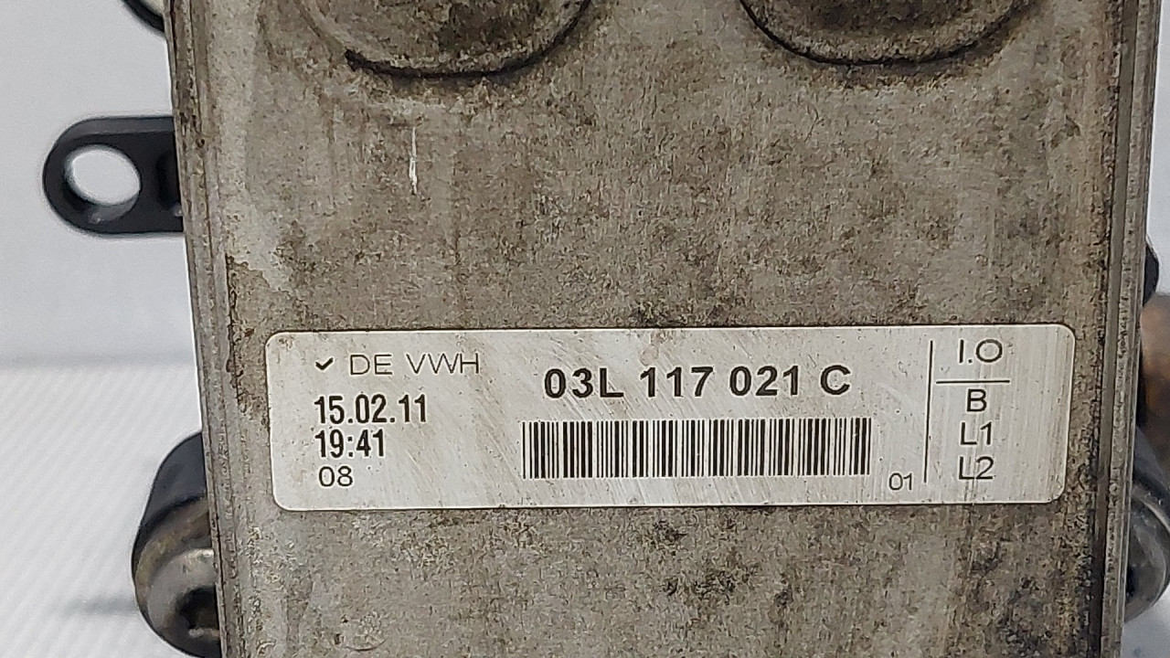 DIJELOVI HLADNJAK ULJA VW CADDY > 10-15 03L117021C