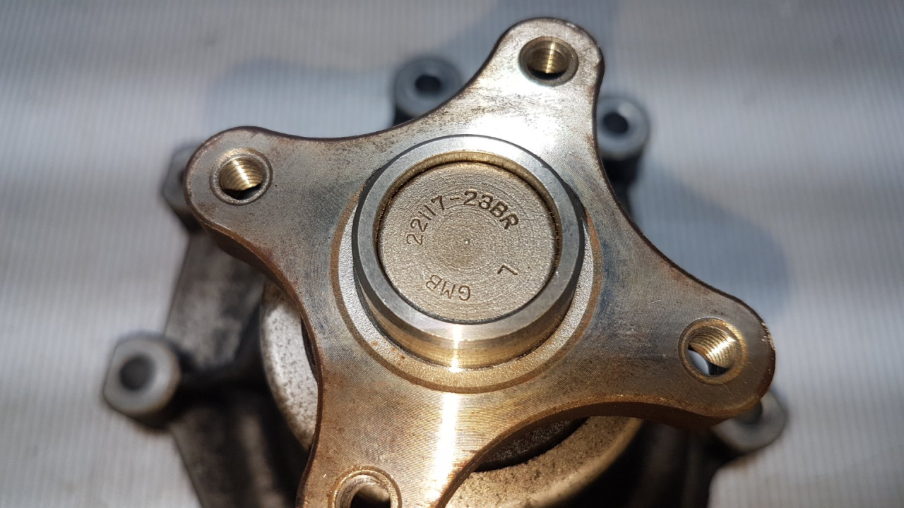 DIJELOVI PUMPA VODE KIA SORENTO > 06-09 22117-23BR