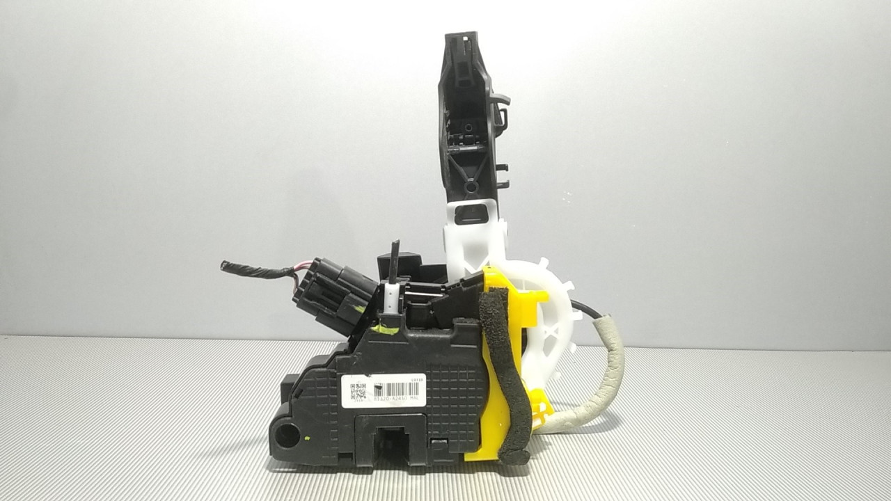 DIJELOVI BRAVA VRATA KIA CEED > 18- 81320A2410