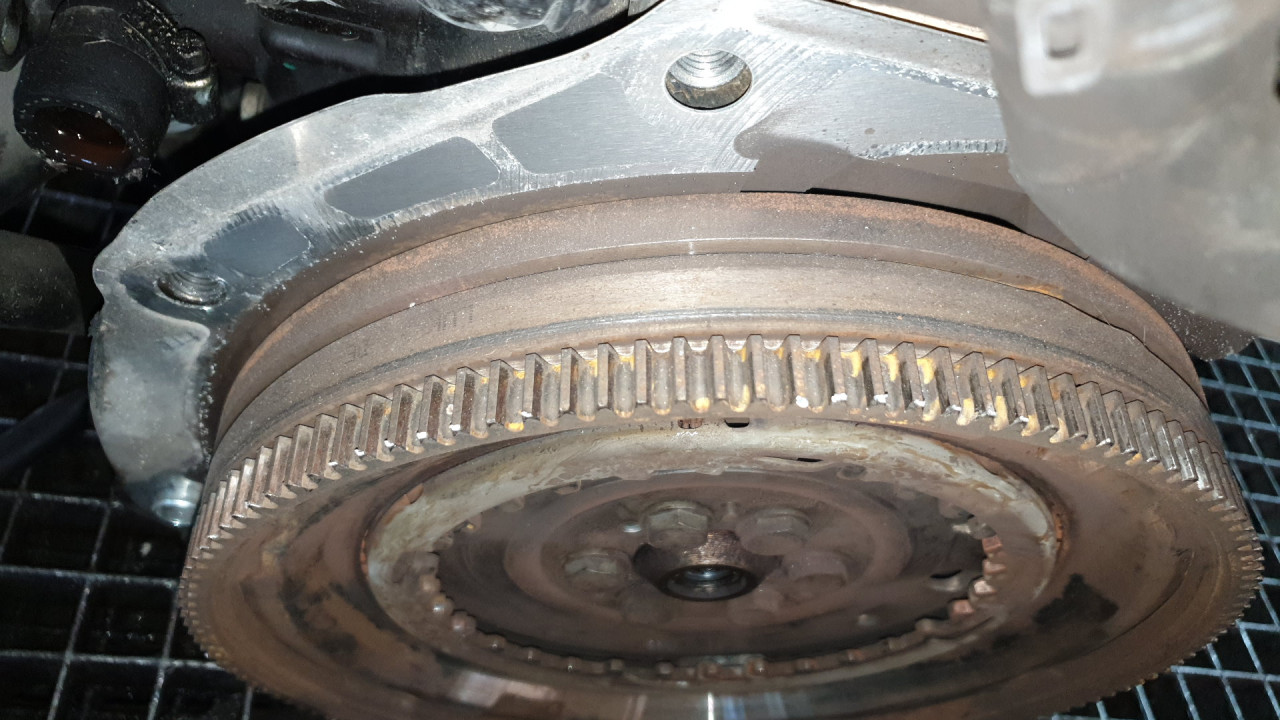 DIJELOVI ZAMAJAC VW POLO > 09-14 03L105266DB