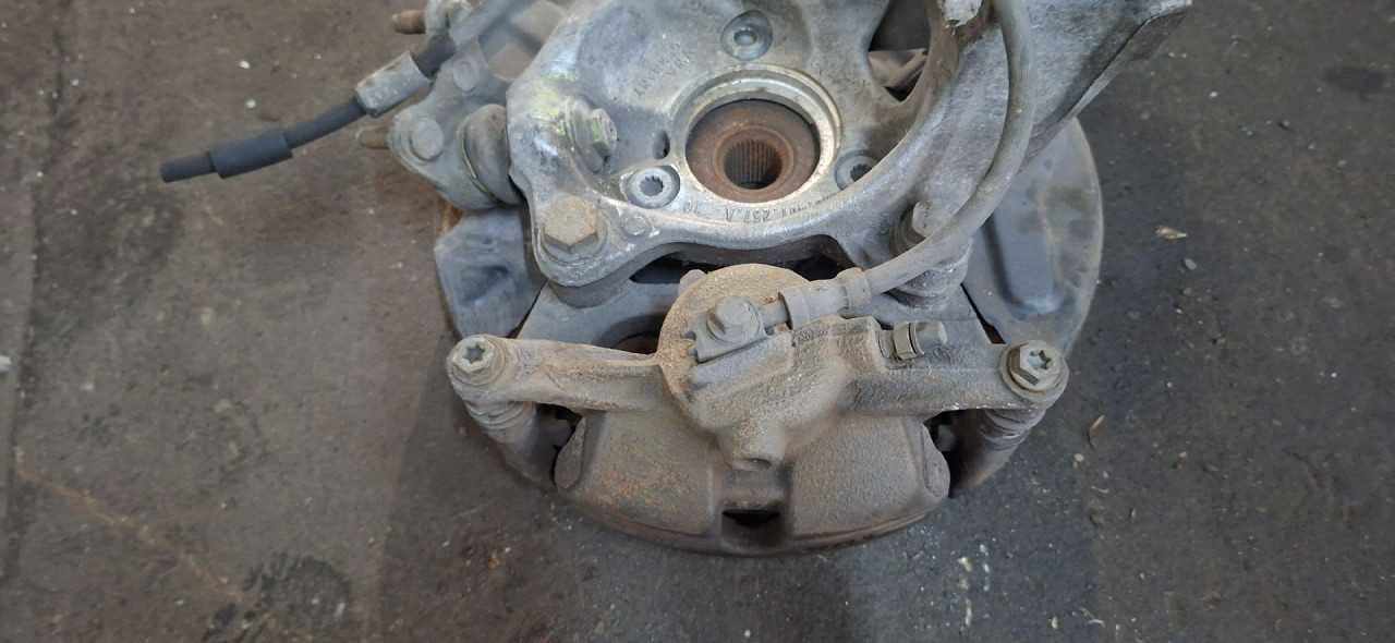 DIJELOVI KOCIONA KLJESTA VW PASSAT B8 > 14-19 1.6 8V0615123D