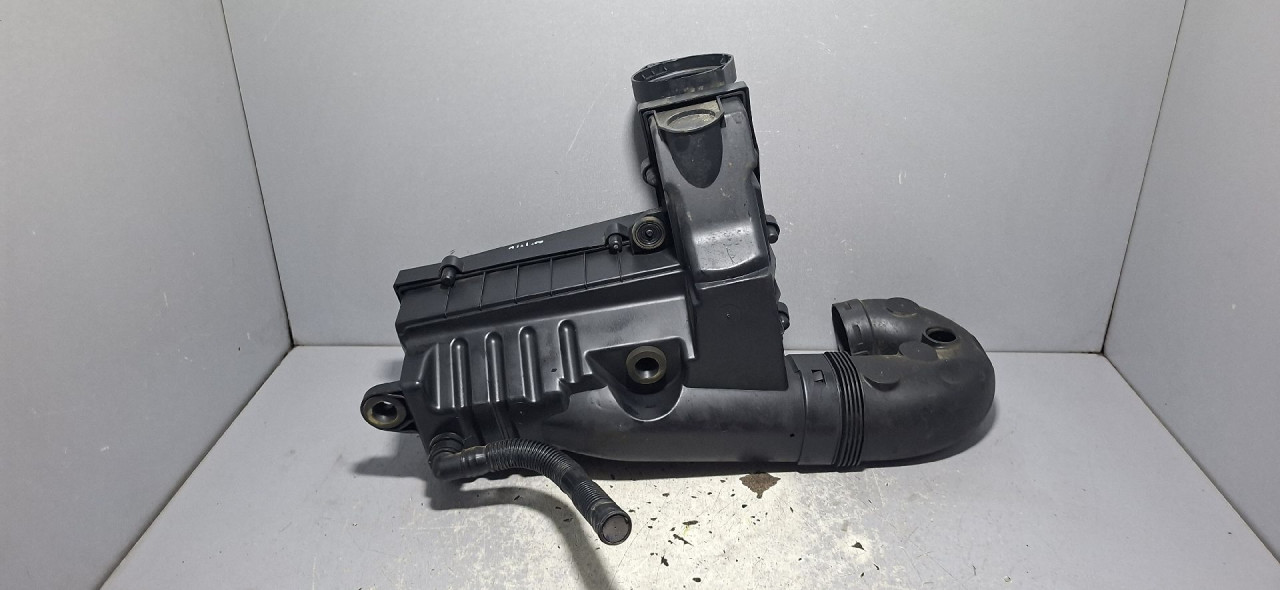 DIJELOVI KUCISTE FILTERA ZRAKA AUDI Q3 > 11-15 2.0 3C0129607BC