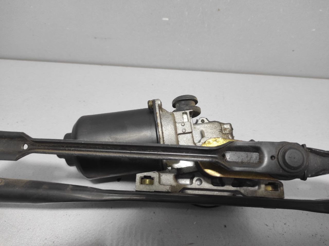 MOTORIC PREDNJEG BRISACA KIA CERATO > 03-10 981003E100