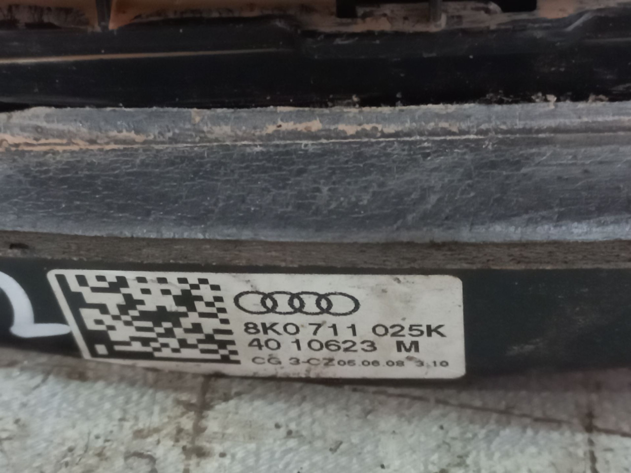 DIJELOVI SALTEBLA AUDI A4 (B8) > 07-11 8K0711025K