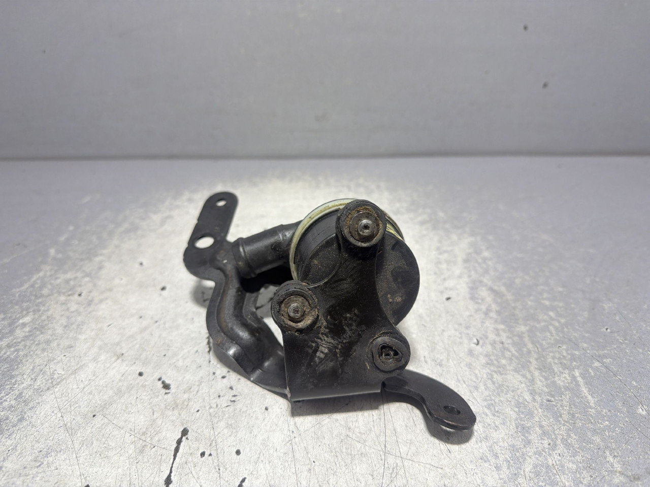 DIJELOVI POMOCNA PUMPA VODE SKODA RAPID > 12-16 6R0965561A