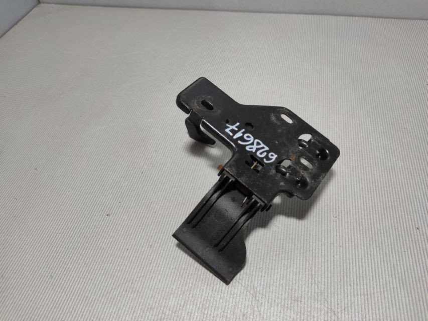 DIJELOVI BRAVA HAUBE VW T5 > 03-09 7H0823480A