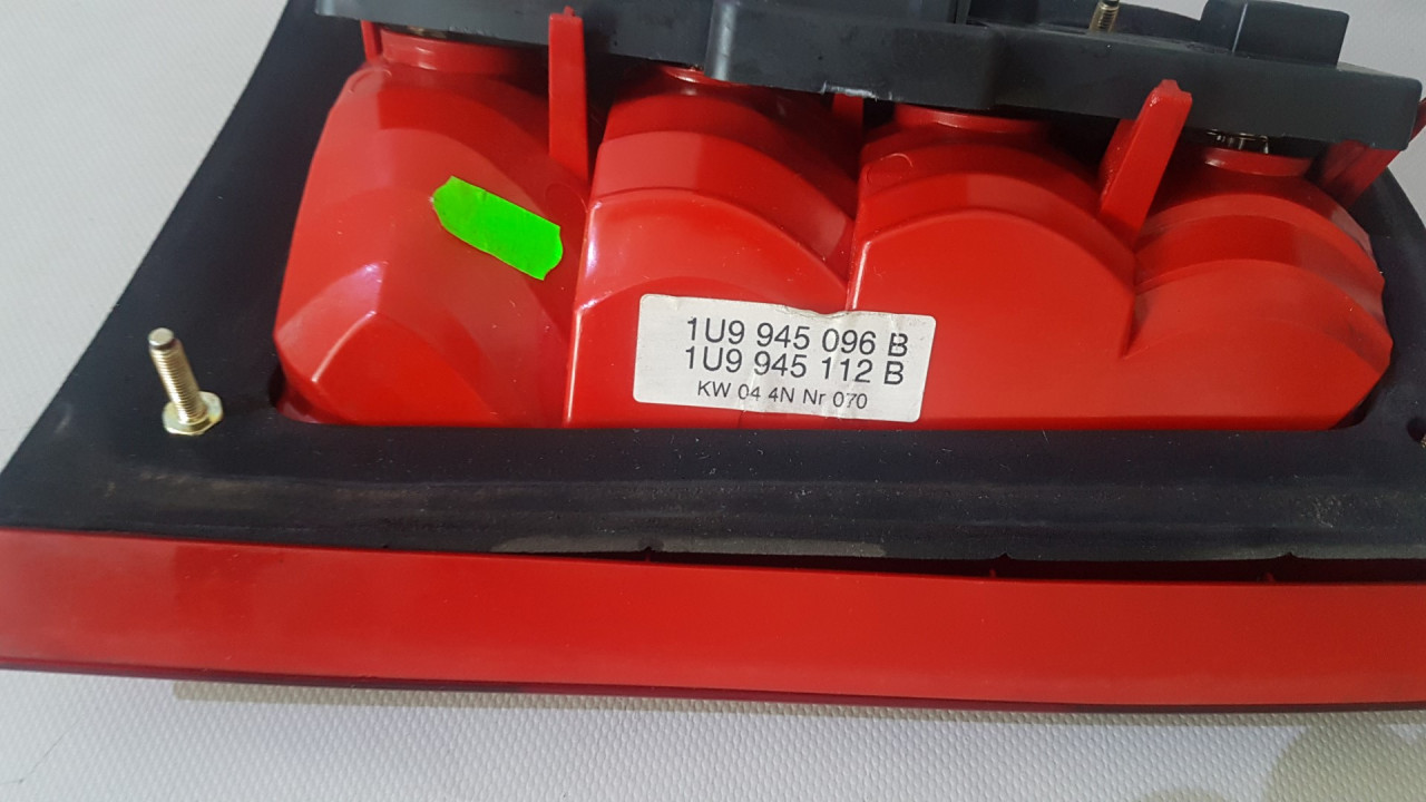 STOP SVJETLO SKODA OCTAVIA > 00-04 1U9945096B