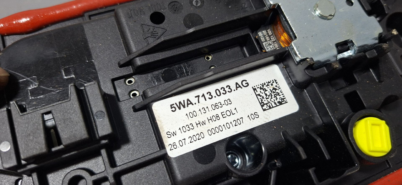 DIJELOVI SALTEBLA SKODA OCTAVIA > 19- 2.0 5WA713033AG