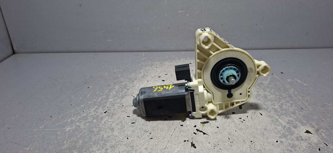 MOTORIC PODIZACA STAKLA AUDI Q5 (FY) > 17 - 20  5Q4959801B