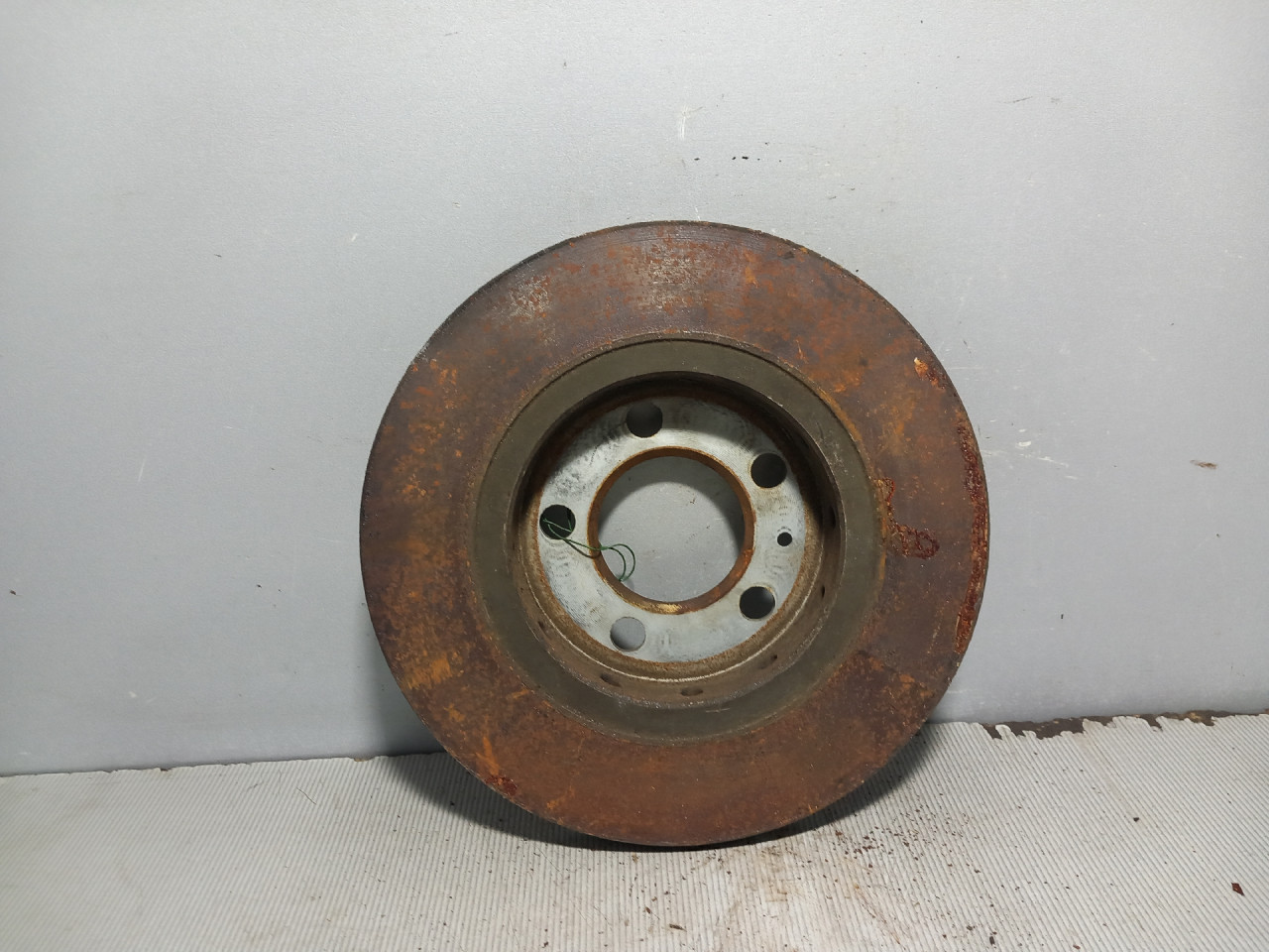 DIJELOVI KOCIONI DISK VW POLO > 09-14 6R0615601AA
