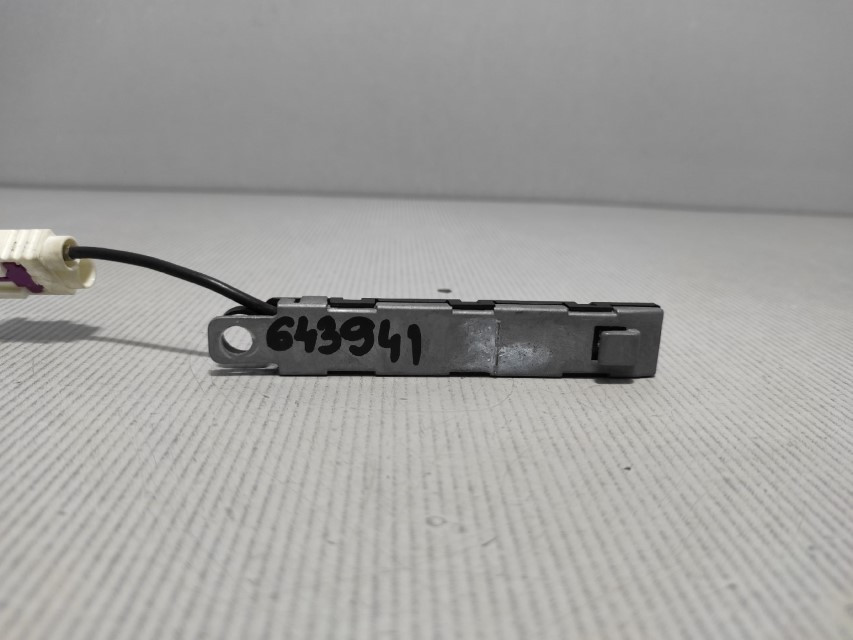 DIJELOVI ANTENA VW GOLF PLUS > 09-14 5M0035577F