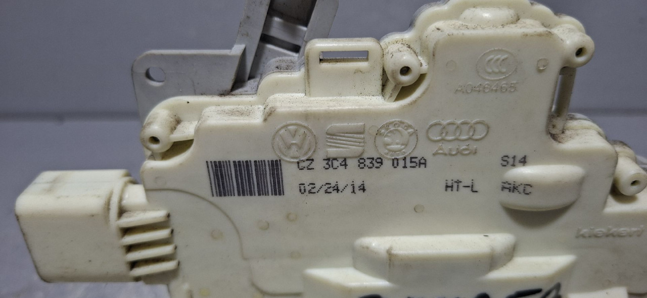 DIJELOVI BRAVA VRATA VW PASSAT B6 > 05-10 3C4839015A