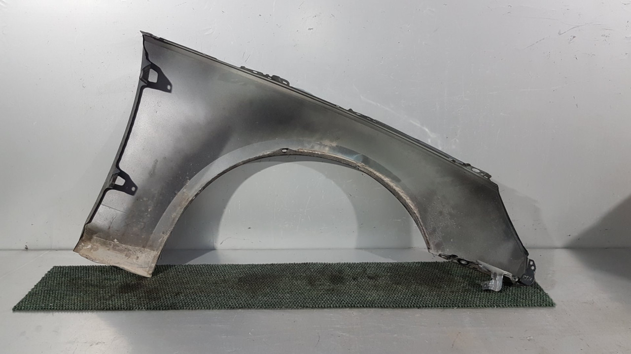 DIJELOVI BLATOBRAN AUDI A4 (B9) > 15-18 8W0821091